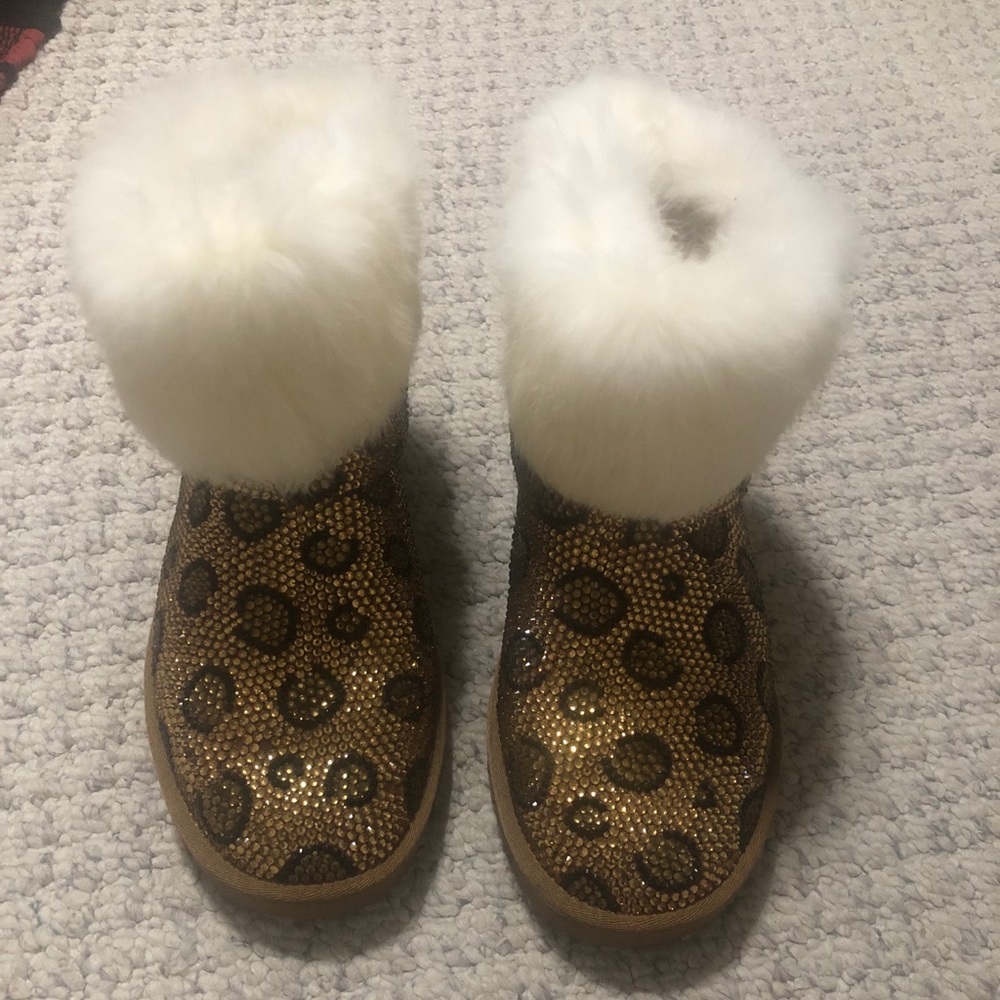 Leopard bling bear paw boots size 10